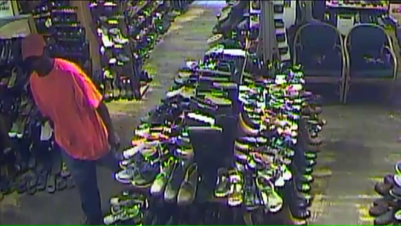 Video Shows Robbery Suspect Throwing Liquor Bottles at Employee