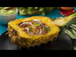 Piña Gratinada Rellena de Pollo al Pastor