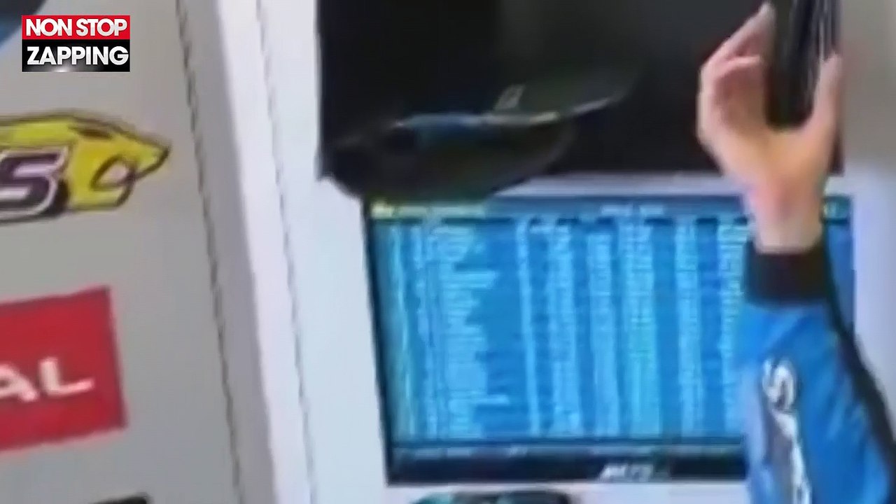 Moto : Il appuie sur le frein de son adversaire en pleine course (vidéo)