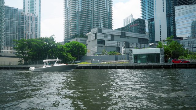 Belzona Boats 40' Center Console: Enjoying a summer boat day in Miami