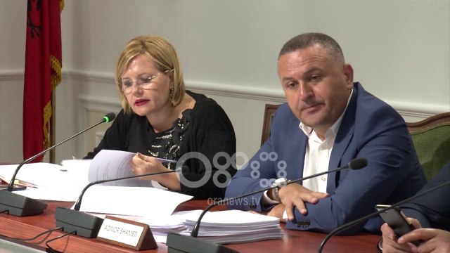 Ora News - Mungon opozita, Manja: Duhet të përfundojnë 27 ligjet e Reformës në Drejtësi