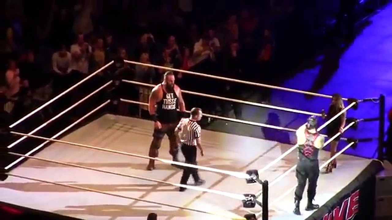 Phone recorded-WWE Universal Championship Match WWE Live Event-Roman Reigns Vs Braun Strowman