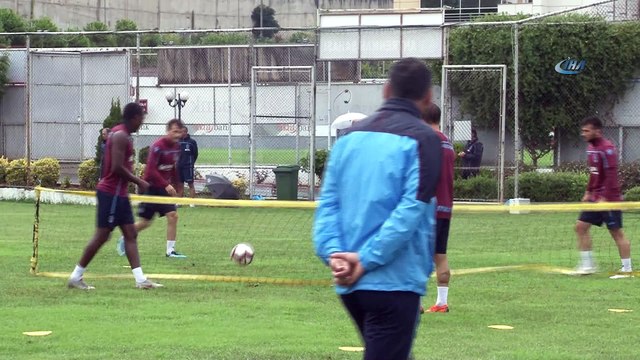 Burak Yılmaz, takımla çalışmalara başladı