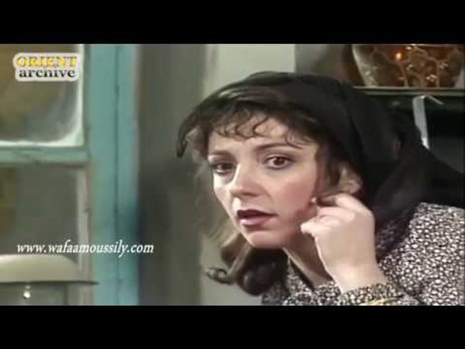 ابو كامل ـ صالحة بكل شي بدها تعرف حتى بشغل ابو...
