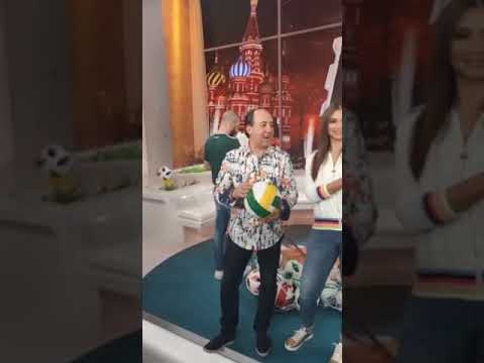 من أجواء حلقة أصداء العالم مع الإعلامي مصطفى الأغا