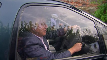 Boris Johnson blocked from getting into house by journalists