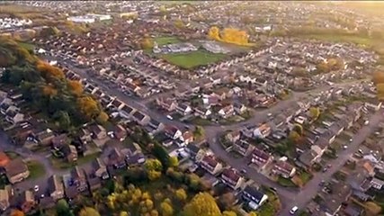 Two Doors Down S01E02