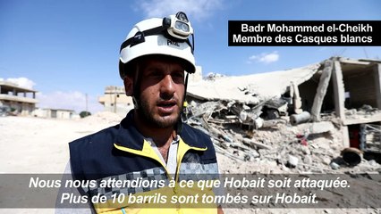 Des Casques blancs déblaient les décombres suite aux frappes