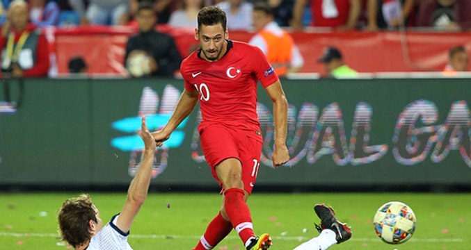Milli Futbolcu Hakan Çalhanoğlu: Rusya Maçından Sonra Çok Üzüldüm, Çok Eleştirildim