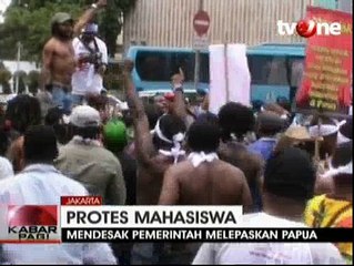 Tolak Militer, Mahasiswa Papua Banjiri Bundaran HI