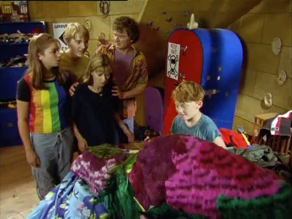 Round The Twist S04E09 Boy Bird