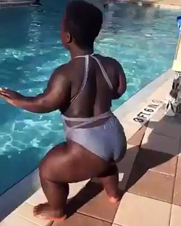 T'en connais une qui danse comme ça toi?