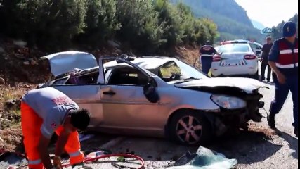 Kayalıklara Çarptığı Otomobiliyle 100 Metre Sürüklendi: 1 Ölü