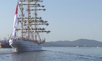 KRI Bima Suci Ikuti Parade Kapal Layar di Sail Regatta