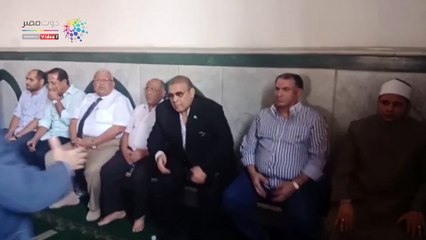 حسن راتب يتلقى العزاء في شقيقته بمسجد الحصري