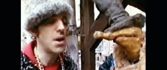 Shut Up and Play the Piano - Trailer VO