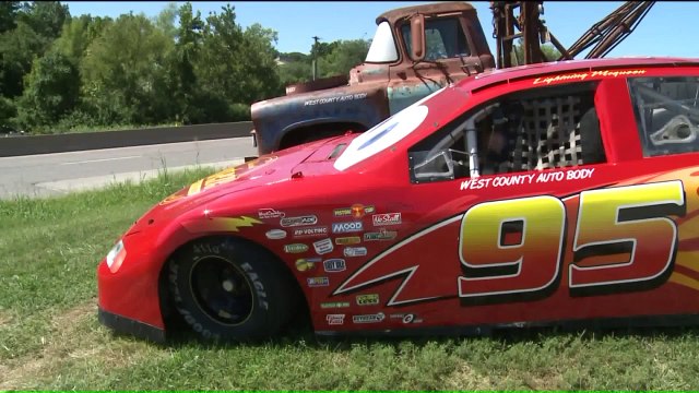 Missouri Auto Body Shop Draws More Than Just Customers with Replicas of Famous Movie Cars