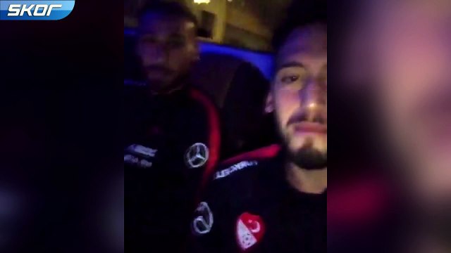 İsveçi 3-2 mağlup eden milli takımın dönüş yolunda eğlenceli anları