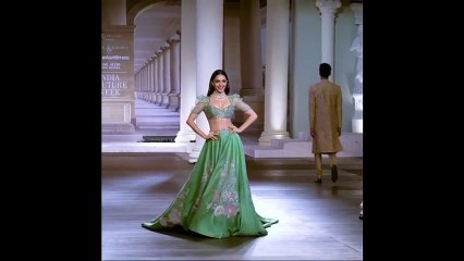 KIara advani hot show