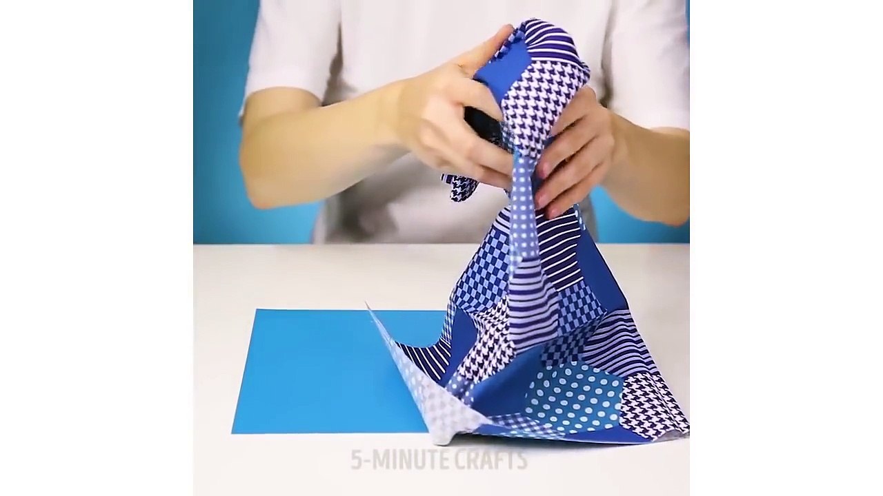 18 TOURS DE MAGIE FACILES QUE TOUT LE MONDE PEUT RÉALISER