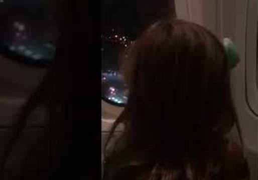 Little Girl's Adorable Reaction to Takeoff Leaves Passengers Smiling