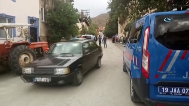 Sağlık görevlilerine saldıran şahsa polis müdahale etti: 2 yaralı