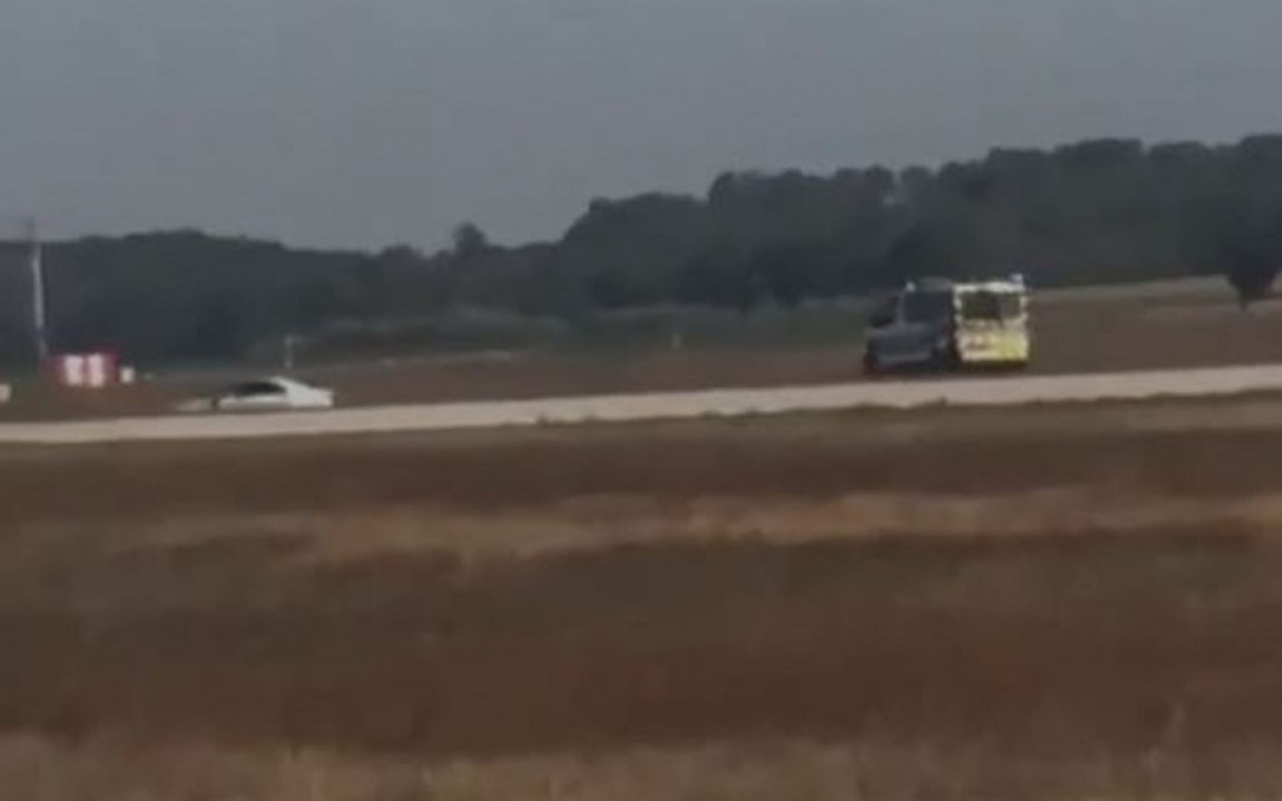 Course poursuite sur les pistes de l’aéroport de Lyon entre la police et un véhicule