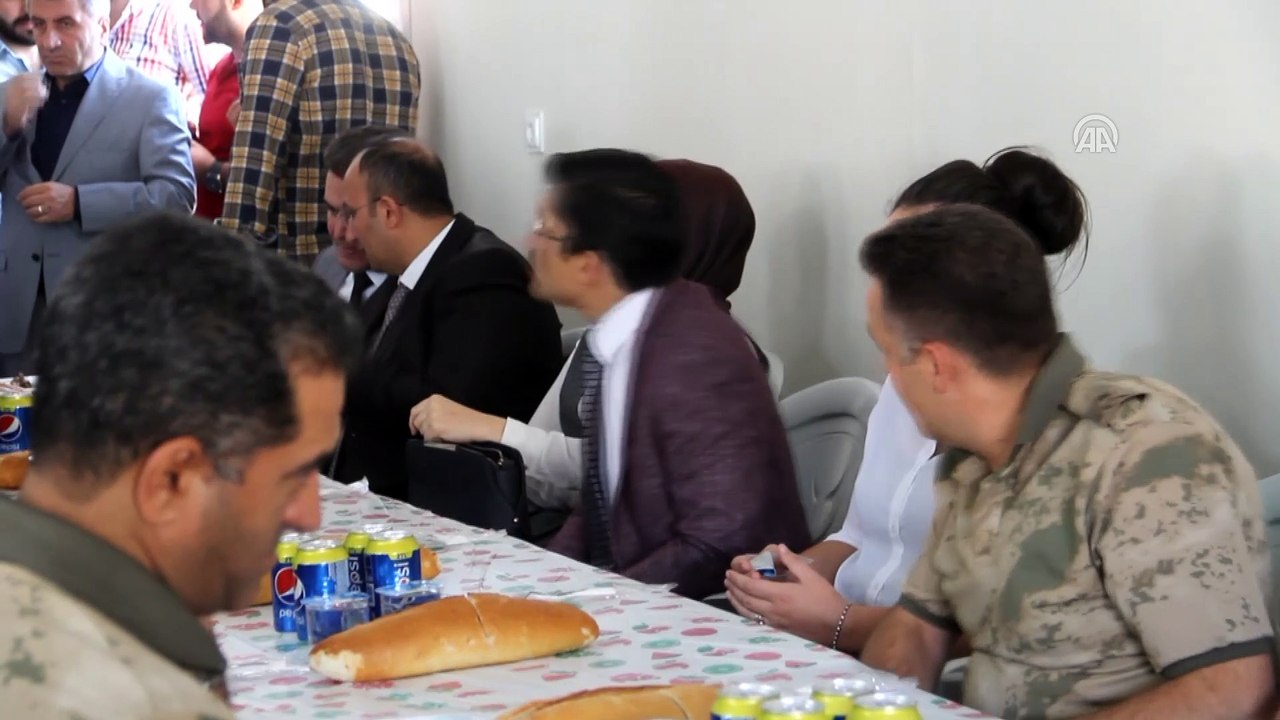 Kaymakam Öztürk onuruna veda yemeği - VAN