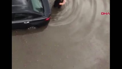 İstanbul Beylikdüzü'nde Bazı Binaların Bodrum Katını Su Bastı