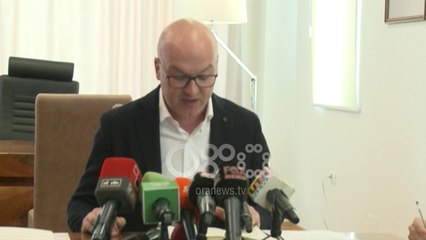 Ora News - AMA rindez transmetimet analoge dhe shtyn me 4 muaj fikjen e tyre