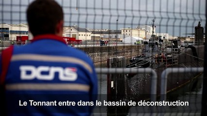 Cherbourg: dépollution du sous-marin nucléaire "Le Tonnant"