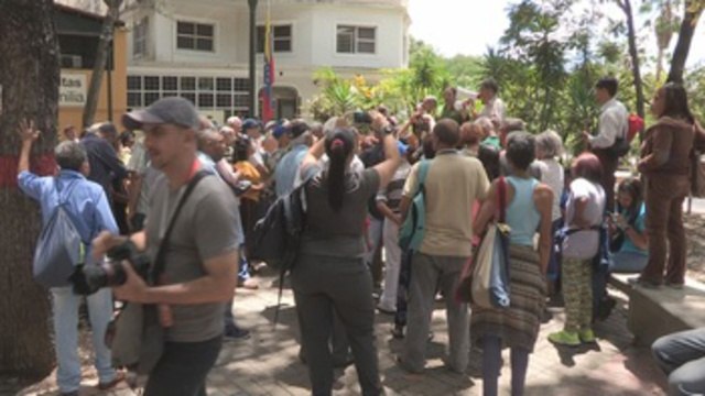 Jubilados venezolanos vuelven a protestar por pagos de pensiones