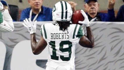 Roberts torches former team for 43-yard punt return