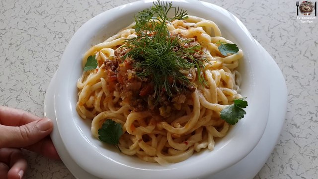 Kıymalı Soslu Ev Yapımı Makarna(Spagetti) Tarifi - Ev Yemekleri Tarifleri