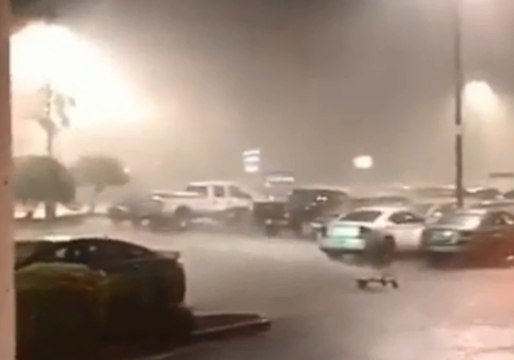 Rain Hammers North Carolina as Hurricane Florence Approaches