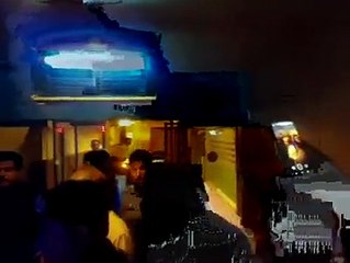 Nawaz Sharif Ko Airport Per Logon Ne Kia Kaha ?