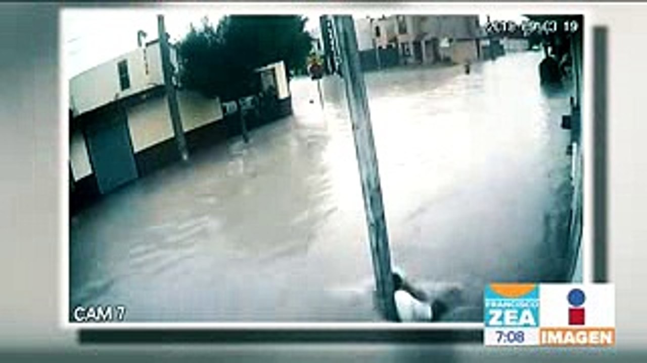 3 niños se electrocutan al tocar poste de luz para salvarse de lluvia  Noticias con Francisco Zea