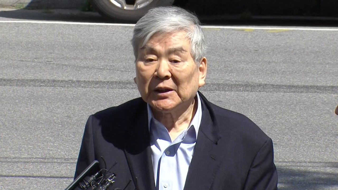 '배임 혐의' 조양호 한진 회장 경찰 출석...회장직 유지 '묵묵부답' / YTN