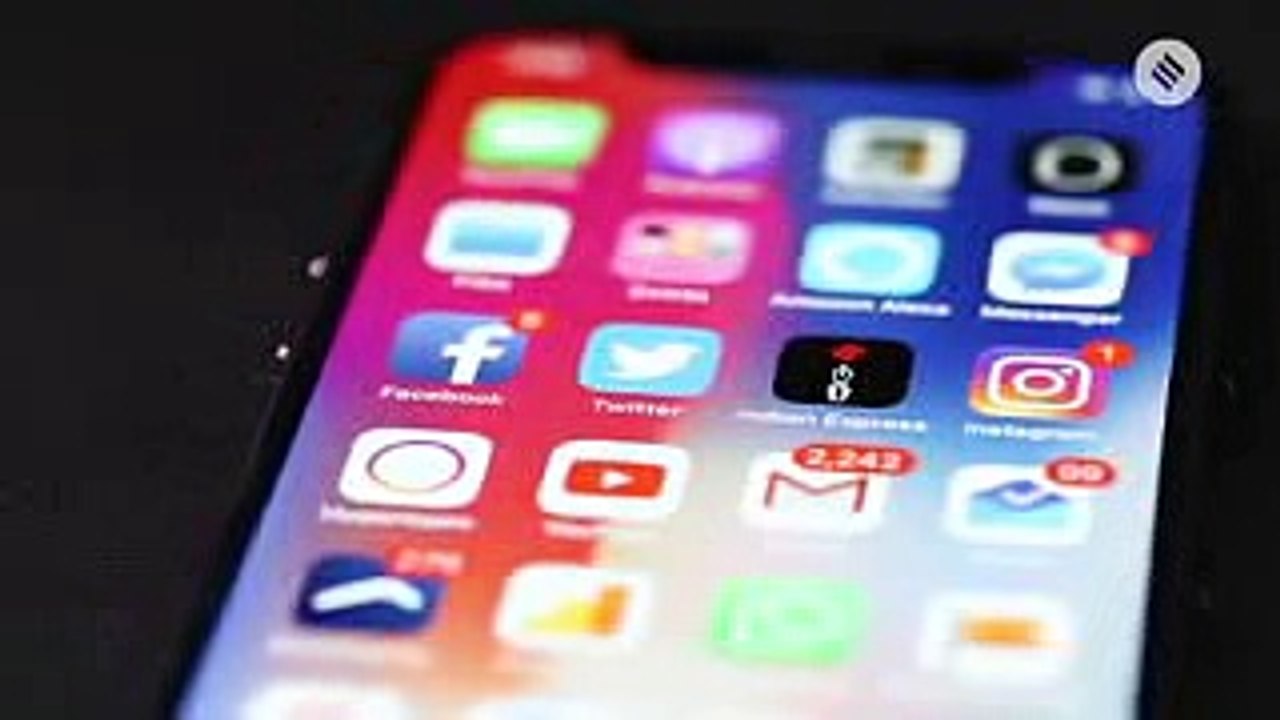 Apple iPhone XS  Apple iPhone XS Launch  Apple iPhone XS First Look