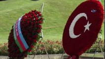 Cumhurbaşkanı Erdoğan, Bakü’de Türk Şehitliğini Ve Aliyev’in Kabrini Ziyaret Etti