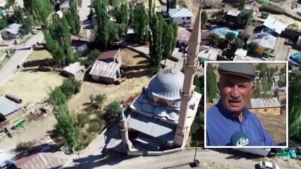 İki Farklı Minaresiyle Dikkat Çeken Cami Havadan Görüntülendi