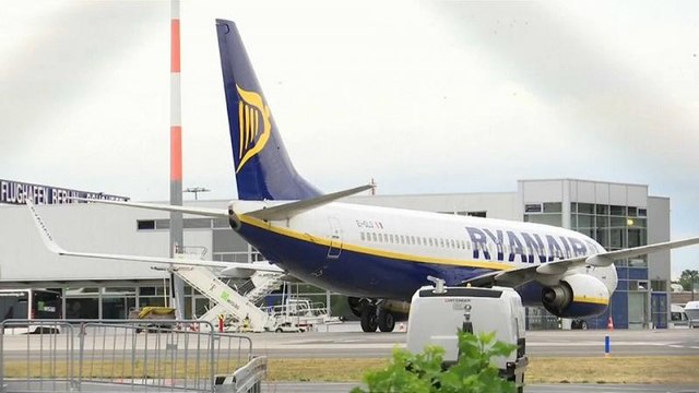 150 vuelos anulados por la huelga de pilotos y auxiliares de vuelo de Ryanair en Alemania