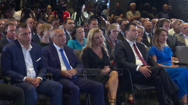 Përkujtohet Azem Hajdari. Ceremoni për 20-vjetorin e vdekjes në Tiranë