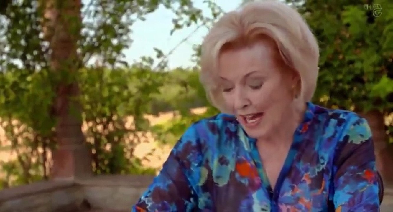 A Celebrity Taste of Italy S01  E02 San Gimignano   Part 01