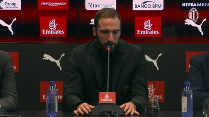 Higuain:"Voglio riportare in alto il Milan"