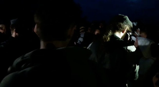 Germaine, la doyenne de la lutte anti-GCO, s'adresse aux gendarmes