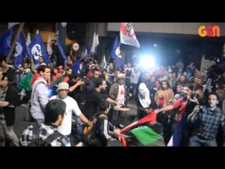 Mascarados armam confusão contra partidos na Paulista