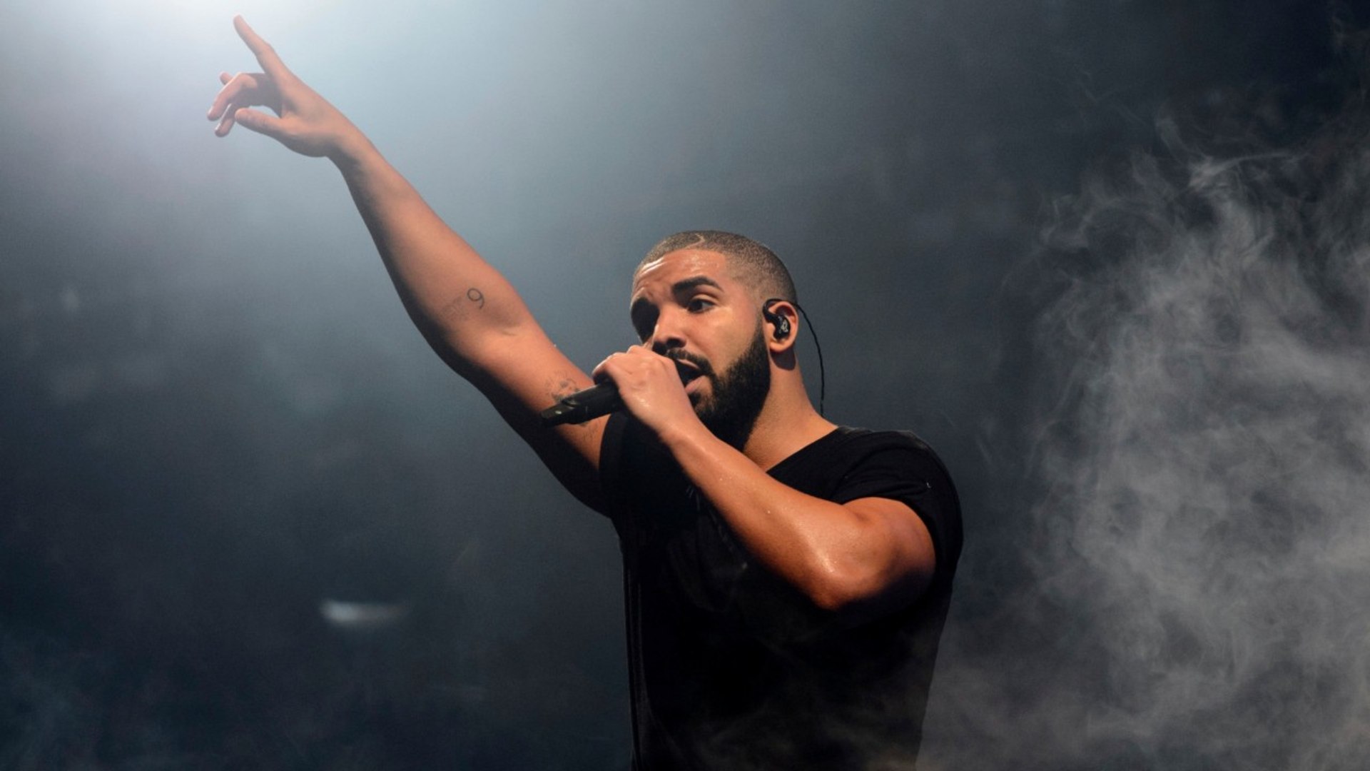 ⁣Cardi B, Drake Lead American Music Nominations