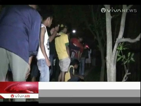 Minibus Terperosok ke Parit Kebun Raya Bogor