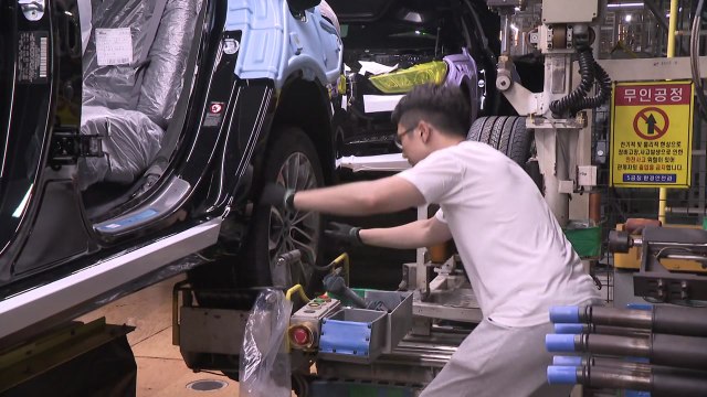 실업자 8개월째 100만 명대...외환위기 이후 최장 / YTN